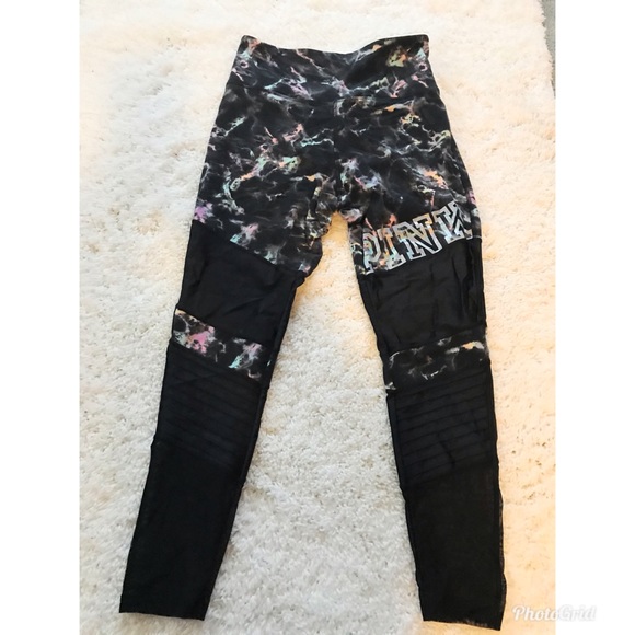 PINK Victoria's Secret Pants - Pink Victoria Secret capris yoga pants